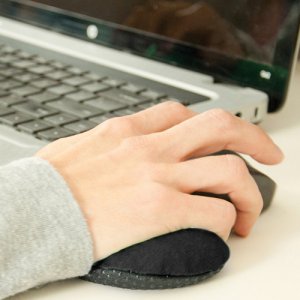 Le Petit Wrist Cushion for Mouse by IMAK  Blue