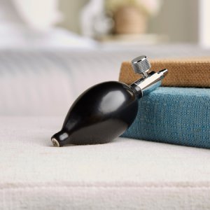 Blood Pressure Inflation Bulb and Valve McKesson LUMEON    For use with Clock Face Aneroid Sphygmomanometers