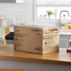 Exam Glove McKesson Pink Nitrile   Small NonSterile Nitrile Standard Cuff Length Textured Fingertips Pink Not Rated