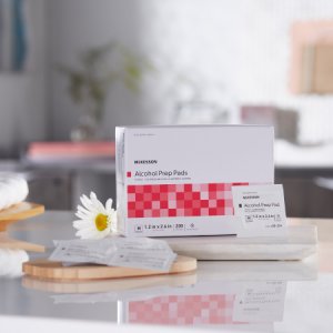 Alcohol Prep Pad McKesson 70% Strength Isopropyl Alcohol Individual Packet Medium Sterile