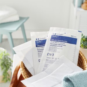 Adhesive Dressing Telfa    4 X 8 Inch Nonwoven Rectangle White Sterile