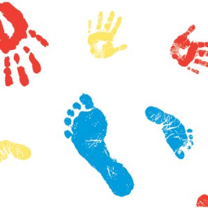 Table Paper Tiny Tracks    18 Inch Width White Crepe