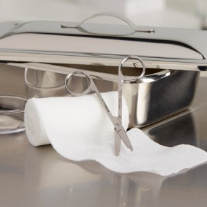 Suture Scissors McKesson Spencer 3-1/2 Inch Office Grade Stainless Steel NonSterile Finger Ring Handle Straight Blunt Tip / Blunt Tip