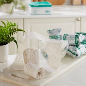 Plaster Bandage Specialist   3 Inch X 9 Foot Plaster of Paris White